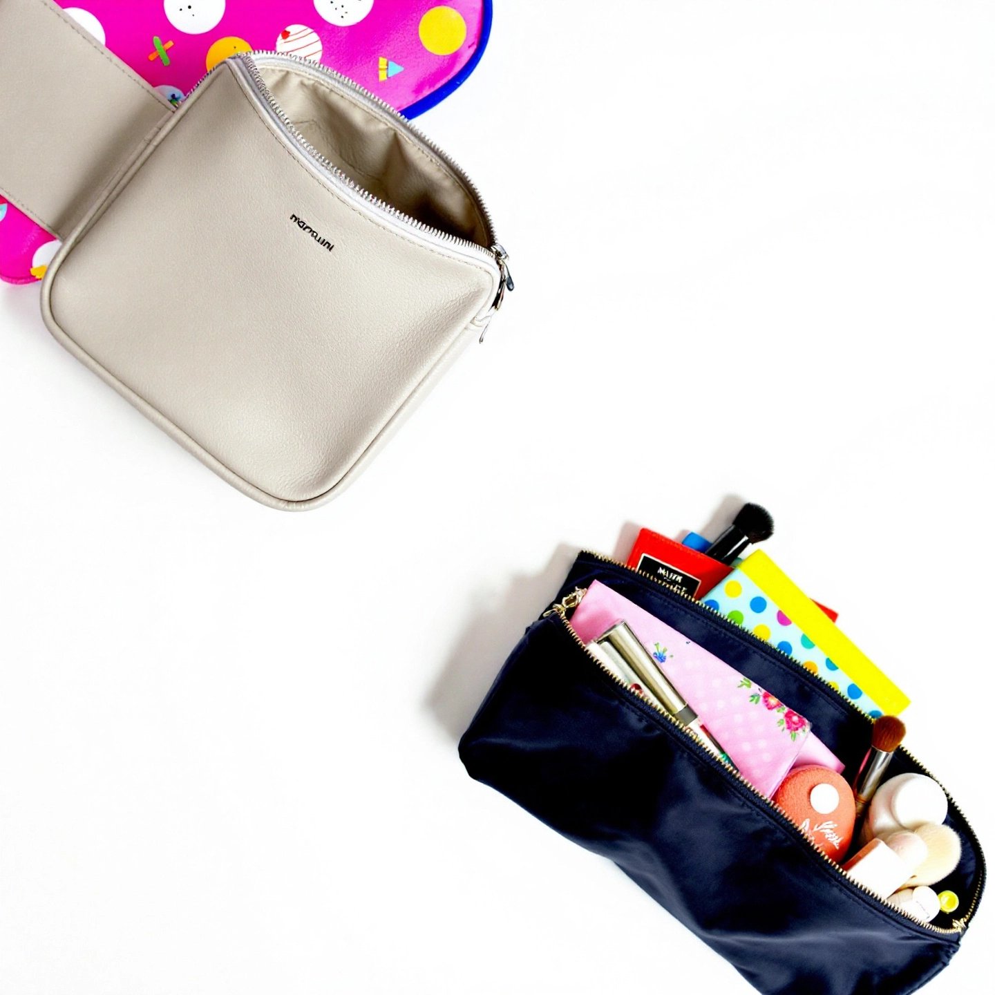 comparing single and multiple makeup bags for optimal organization