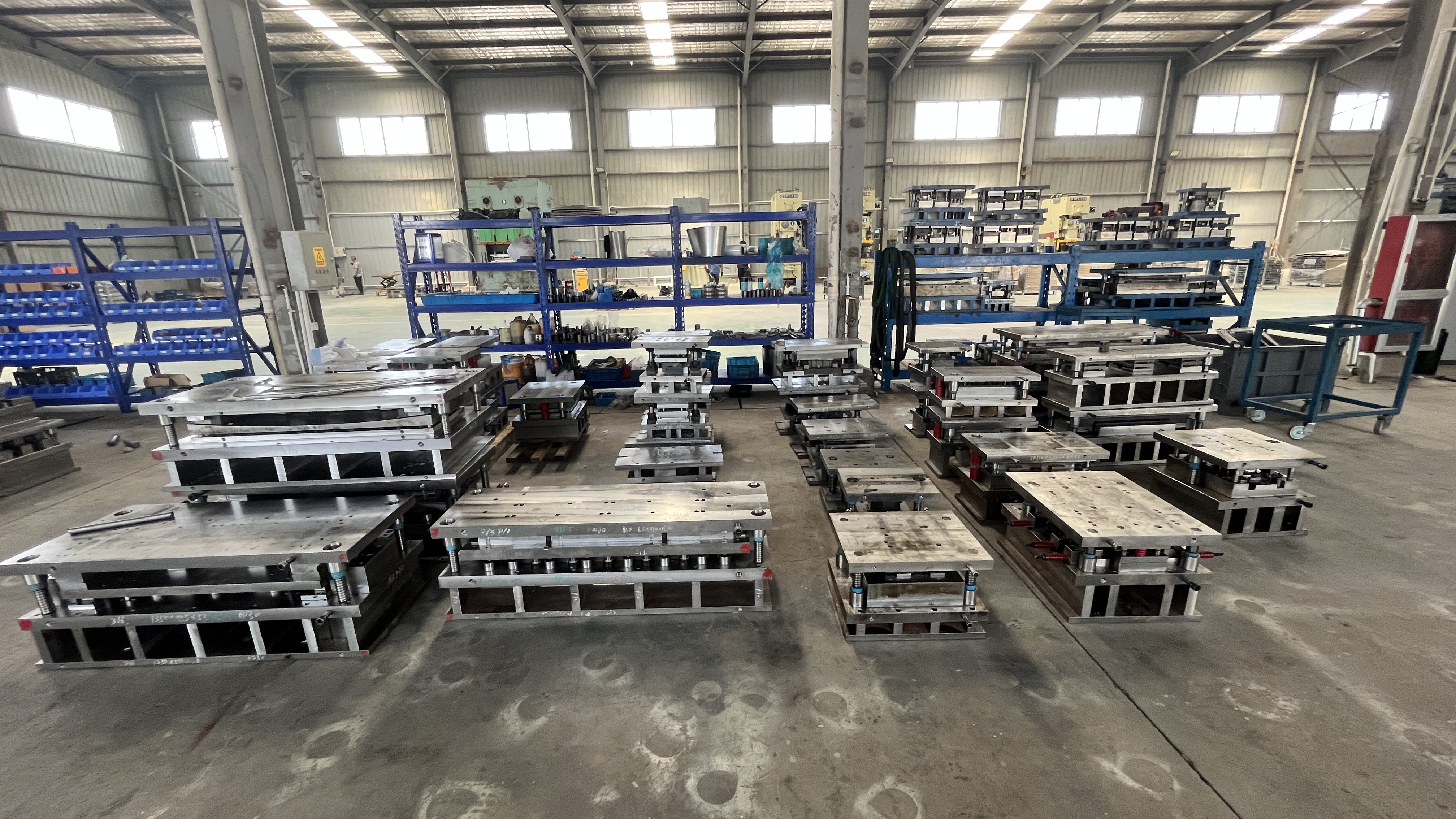 comparison of progressive transfer compound and single station stamping dies