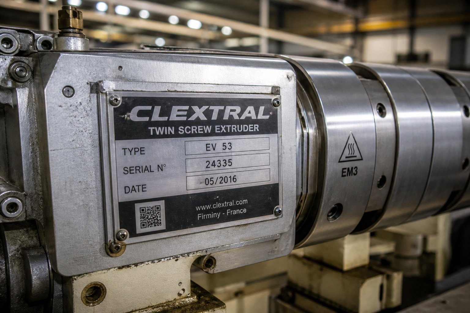 identifying the manufacturer and model generation on a used twin screw extruder is essential for evaluating parts availability and aftermarket support
